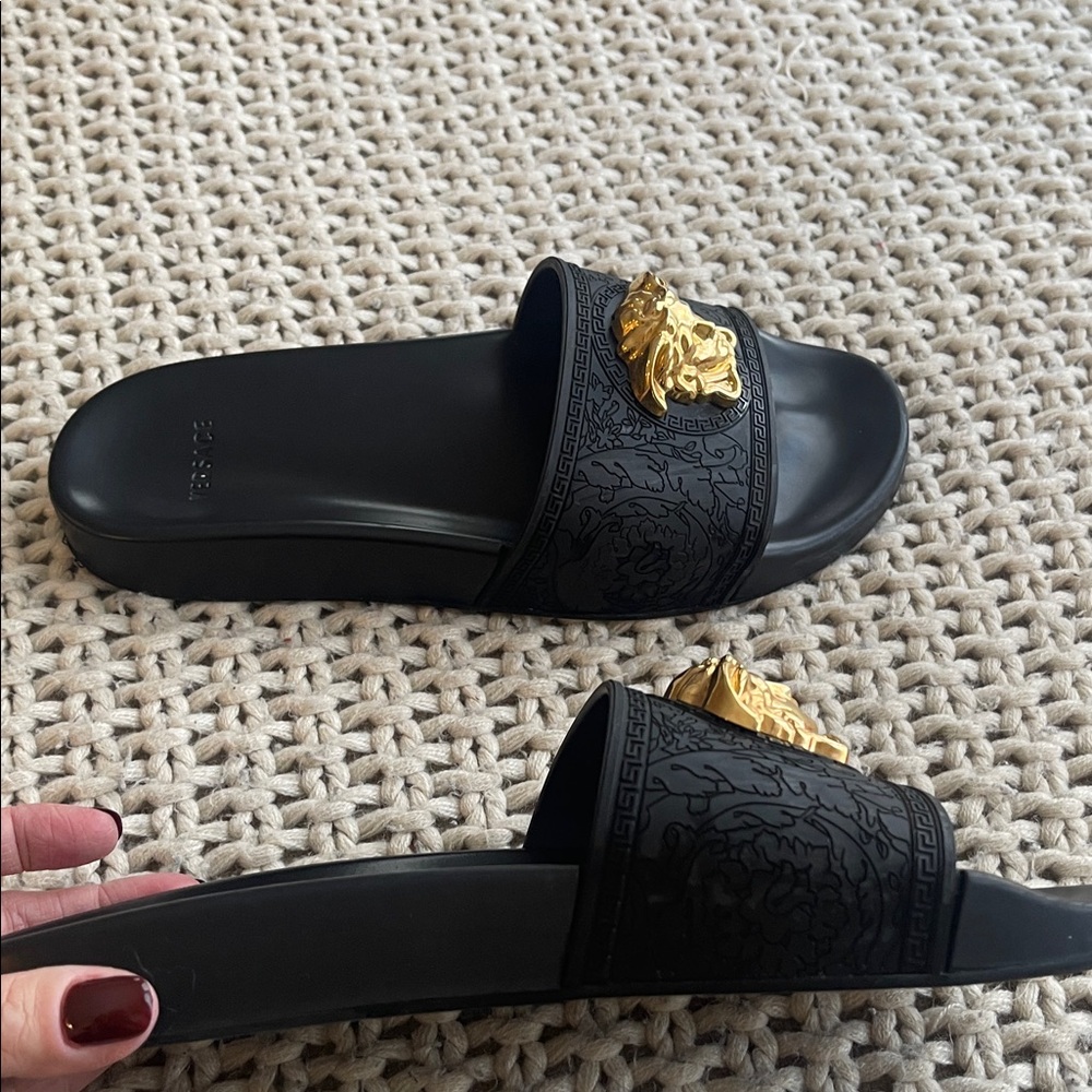 Versace Black Slides with Gold Medusa Emblem beautiful 38 - Picture 7 of 16